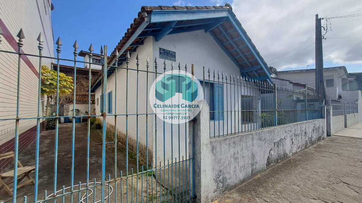 CASA Á VENDA NO CENTRO DE UBATUBA